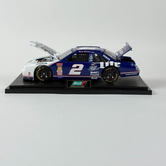 Revell Rusty Wallace 2 Miller Lite 1997 NASCAR Thunderbird Diecast No Back Wheel - Picture 3 of 9